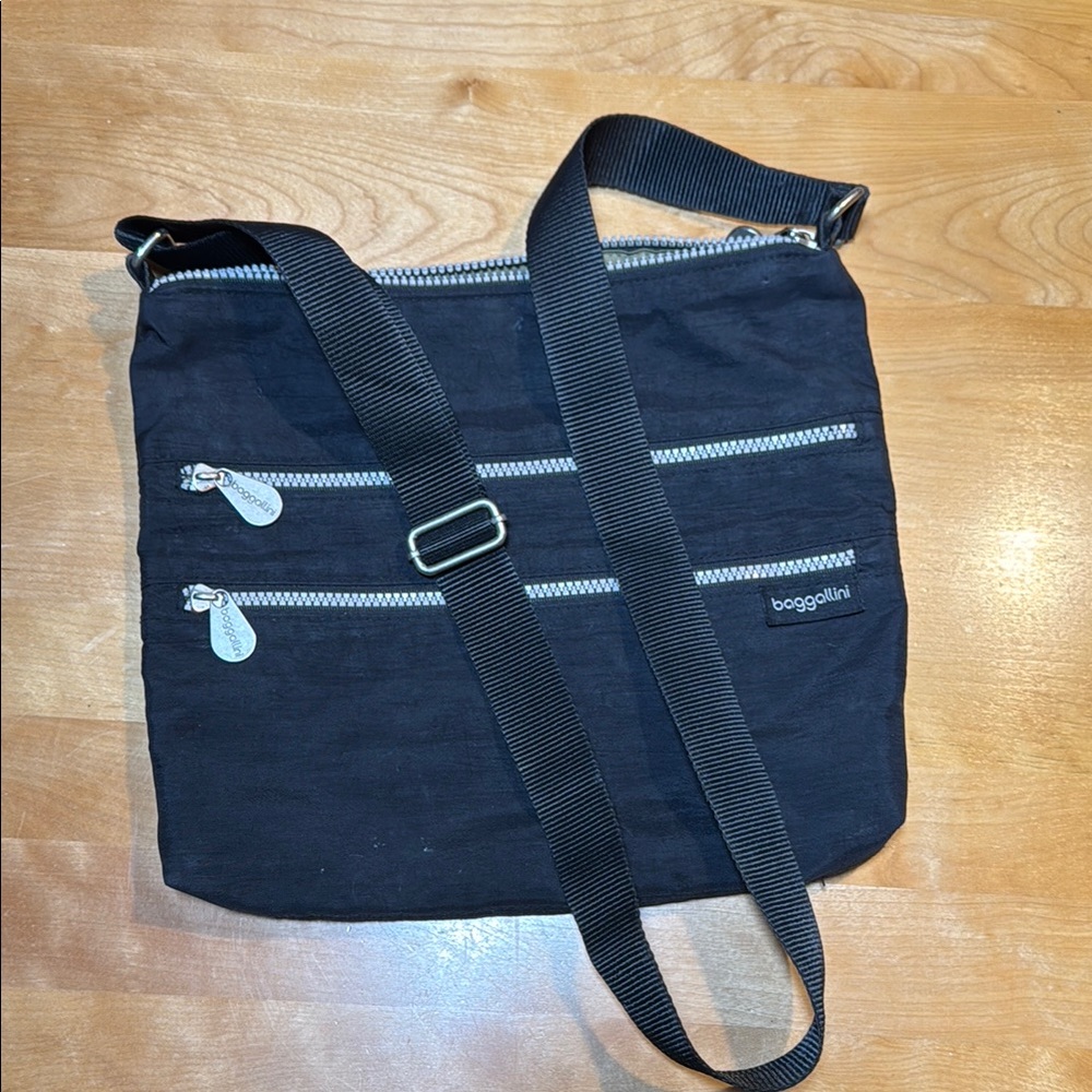 Baggallini Black Messenger Bag with Adjustable Strap